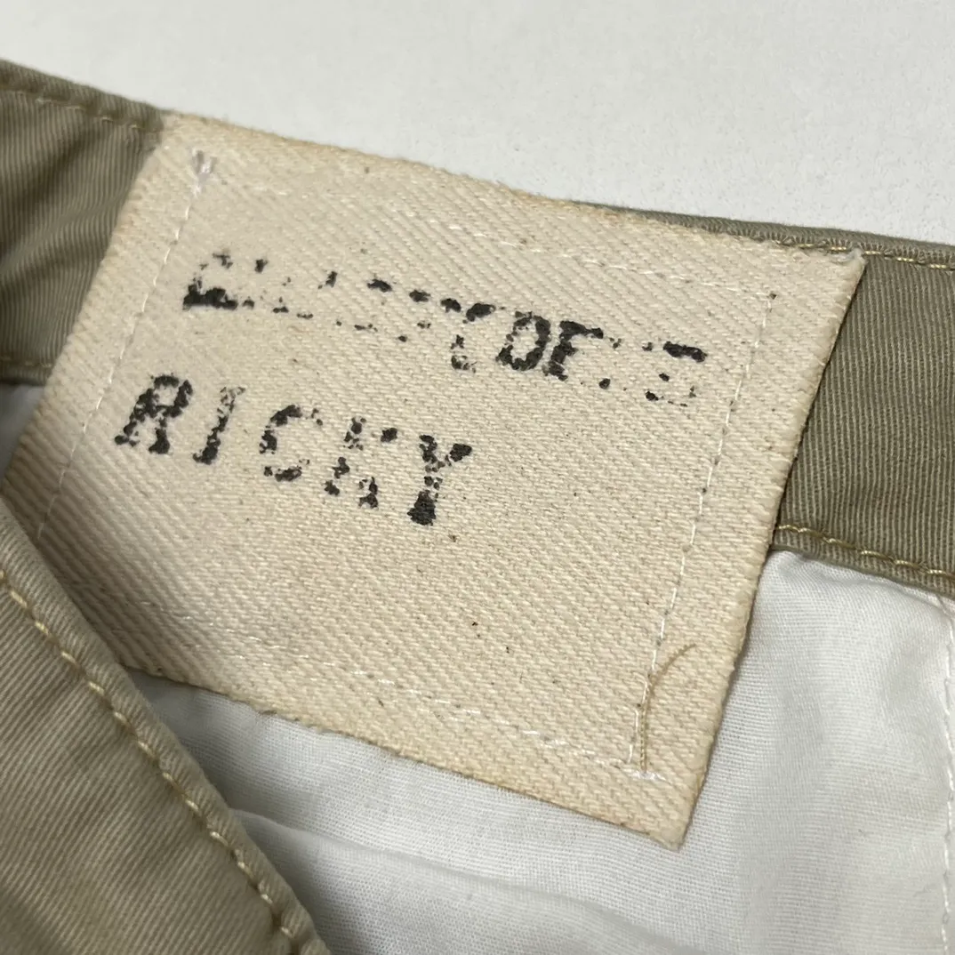 GALLERY DEPT. RICKY SHORT/KHAKI Splash-ink knife-cut khaki work shorts, khaki color 30-32-34-36 code, re-adjusted version, re-washed to make old VINTAGE, hand-made acrylic splash-ink graffiti, genuine cowhide steel stamped LOGO leather tag, original version with LOGO buttons